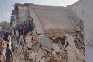 shop roof collapsed in udaipur, उदयपुर में दुकान की छत गिरी