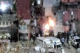 building collapsed in Mumbai, seriously injured in Mumbai building collapse, Mumbai building collapse case, Mumbai building collapse news, ಮುಂಬೈನಲ್ಲಿ ಕಟ್ಟಡ ಕುಸಿತ, ಮುಂಬೈ ಕಟ್ಟಡ ಕುಸಿತದಲ್ಲಿ ಹಲವರಿಗೆ ಗಂಭೀರ ಗಾಯ, ಮುಂಬೈ ಕಟ್ಟಡ ಕುಸಿತ ಪ್ರಕರಣ, ಮುಂಬೈ ಕಟ್ಟಡ ಕುಸಿತ ಸುದ್ದಿ,