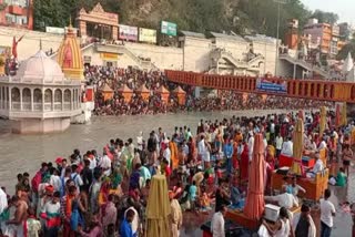 Ganga Dussehra:ହରିଦ୍ବାରରେ ଗହଳି,ଗଙ୍ଗାରେ ବୁଡ ପକାଇଲେ ଭକ୍ତ