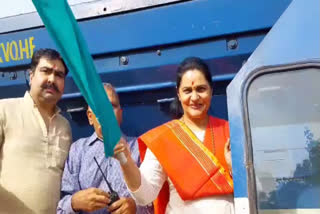 MP flagged off the train in Sirsa