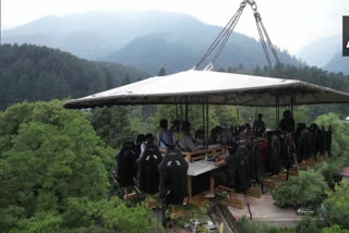 flying restaurant opened in Manali  flying restaurant  manali tourism  മണാലി ടൂറിസം  ഫ്ലൈയിങ് റസ്റ്റോറന്‍റ് മണാലി