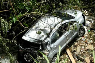 Car falls into gorge in Nainital