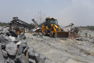 Administration bulldozer action on illegal crushers in Hazaribag