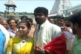 Thirupathi temple Newlyweds Nayantara