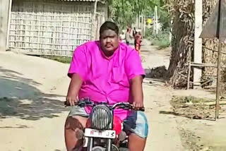 Rafiq Adnan from Bihar weighs a whopping 200 kgs, has a massive diet