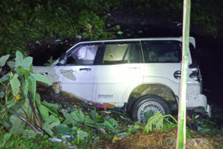 car falls into a ditch in Bihar