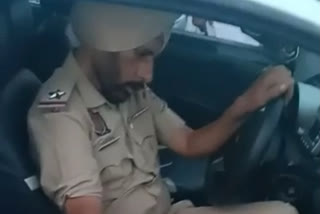 punjab police hit the motorcycle viral video