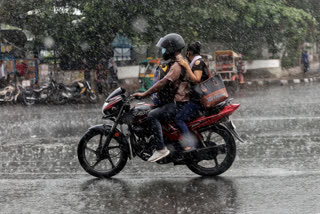 കേരളത്തിലെ മഴമുന്നറിയിപ്പ്  കേന്ദ്ര കാലാവസ്ഥ നിരീക്ഷണ കേന്ദ്രം  kerala rain alert  kerala rain updates  yellow alert districts