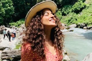 Kangana celebrated holidays with family in Manali