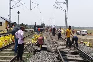 Express trains passing through Pakur