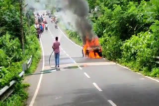 വൈക്കം തലയോലപ്പറമ്പ് ഓടിക്കൊണ്ടിരുന്ന കാറിന് തീ പിടിച്ചു.  car got fire inkottayam thalayolapparamba  accident news from kottayam  ഓടിക്കൊണ്ടിരുന്ന കാറിന് തീ പിടിച്ചു  road safety