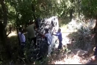 Bolero vehicle fell into ditch