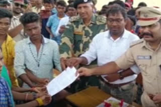 295 Maoist militia members surrender before Odisha police