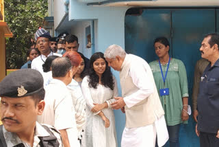 Governor Jagdeep Dhankhar visits late police inspector Agni Mitra house with wife