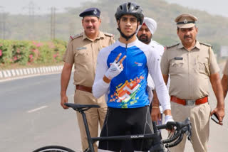 Adil Altaf, a tailor's son scripts history as he wins Jammu & Kashmir’s first cycling gold