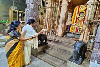 jaggesh-and-his-wife-visited-manthralaya