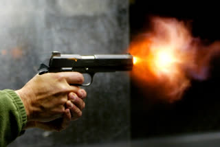 Gangster shoots youth in Amritsar Islamabad railway track