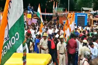 Siddaramaiah including Congress leader detained by police, Bengaluru congress protest, Congress protest reach ED office, Bengaluru news, ಸಿದ್ದರಾಮಯ್ಯ ಸೇರಿದಂತೆ ಕಾಂಗ್ರೆಸ್ ಮುಖಂಡರನ್ನು ವಶಕ್ಕೆ ಪಡೆದ ಪೊಲೀಸರು, ಬೆಂಗಳೂರು ಕಾಂಗ್ರೆಸ್ ಪ್ರತಿಭಟನೆ, ಇಡಿ ಕಚೇರಿ ತಲುಪಿದ ಕಾಂಗ್ರೆಸ್ ಪ್ರತಿಭಟನೆ, ಬೆಂಗಳೂರು ಸುದ್ದಿ,