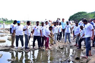 cleanup-work-by-a-team-of-green-friends-led-by-master-anand