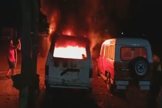 taxi fire in betul