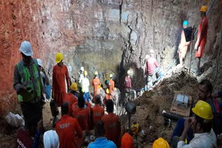 child trapped in borewell