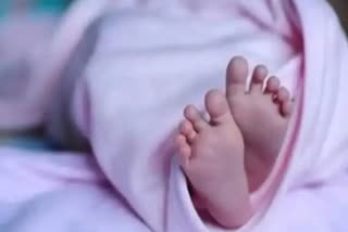 baby died after falling into bucket in bathroom  വെള്ളം നിറച്ച ബക്കറ്റിൽ വീണ് പിഞ്ചുകുഞ്ഞ് മരിച്ചു  ബക്കറ്റിൽ വീണ് പിഞ്ചുകുഞ്ഞ് മരിച്ചു