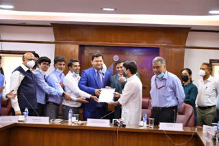 Jyotiraditya Scindia gives First Type Certificate Under New Drone Rules, 2021 To IoTechWorld