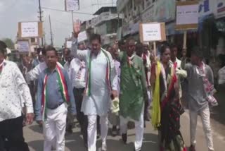 Congress Protest In Radhanpur : સરકારના બહેરા કાન ઉખાડવા માટે પ્રદર્શન : રઘુ દેસાઈ