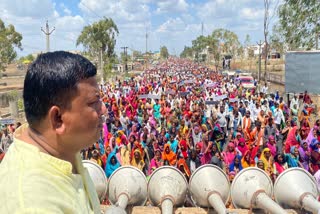 Protest in Pratapgarh for mgnrega