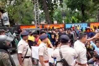 protest-against-agneepath-scheme-in-jharkhand