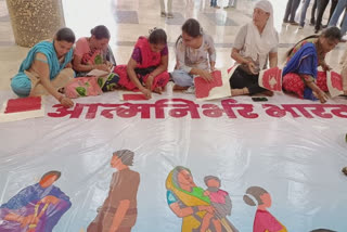 PM Modi visits Gujarat, women made 100 feet long painting with a bindi
