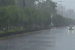 Heavy rains lash parts of Delhi
