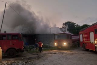 Massive fire in wood and handicraft warehouse