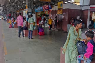 Rail passengers upset due to Agnipath scheme protest in Dhanbad