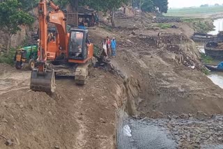 Villagers upset due to slowing down of Ganga anti erosion work in Sahibganj