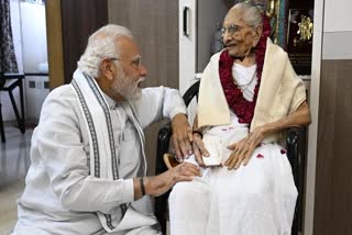 PM Modi reached his mother Hiraba's house to celebrate her 100th birthday