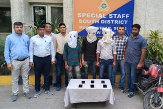 Delhi Police arrested three miscreants of robber gang phone and bike recovered