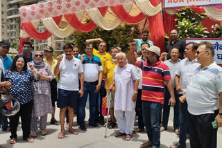 pan oasis housing society resident protest against builder