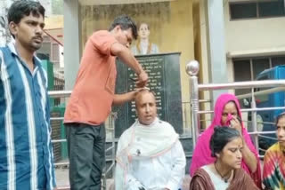 Congress leader shaved his head in protest against Agneepath plan