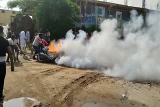 fire broke out in bike at petrol pump in Deoghar