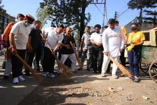 CM Pushkar Singh Dhami planted broom