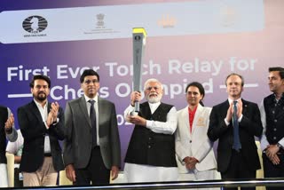 44th chess Olympiad torch relay inaugurates PM Modi  നാല്‍പത്തിനാലാമത് ചെസ് ഒളിമ്പ്യാഡ്  ചെസ് ഒളിമ്പ്യാഡ് ദീപശിഖാ പ്രയാണത്തിന് തുടക്കമിട്ട് പ്രധാനമന്ത്രി  PM Narendra Modi flags off first ever torch relay for Chess Olympiad  ചെസ് ഒളിമ്പ്യാഡിന്‍റെ ചരിത്രത്തിലാദ്യ ദീപശിഖ പ്രയാണം  PM Narendra Modi  പ്രധാനമന്ത്രി നരേന്ദ്ര മോദി  ദീപശിഖാ പ്രയാണം  torch relay for Chess Olympiad