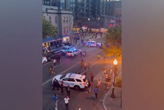 Multiple people shot at including police officer in Washington DC, Washington shootout news, Multiple people shot in America, America crime news, ವಾಷಿಂಗ್ಟನ್ ಡಿಸಿಯಲ್ಲಿ ಪೊಲೀಸ್ ಅಧಿಕಾರಿ ಸೇರಿದಂತೆ ಅನೇಕರ ಮೇಲೆ ಗುಂಡಿನ ದಾಳಿ, ವಾಷಿಂಗ್ಟನ್​ನಲ್ಲಿ ಗುಂಡಿನ ದಾಳಿ ಸುದ್ದಿ, ಅಮೆರಿಕದಲ್ಲಿ ಜನರ ಮೇಲೆ ಗುಂಡಿನ ದಾಳಿ, ಅಮೇರಿಕಾ ಅಪರಾಧ ಸುದ್ದಿ,