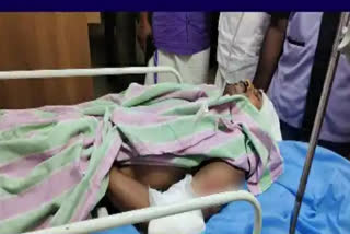 dyfi leader nejil k john attacked in pathanamthitta  dyfi leader attacked in pathanamthitta  political disputes between bjp and cpm  kerala politics  പത്തനംതിട്ടയില്‍ ഡിവൈഎഫ്‌ഐ നേതാവിന് വെട്ടേറ്റു  കോരള രാഷ്ട്രീയം  സിപിഎം  ഡിവൈഎഫ്ഐ