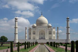 free-entry-in-all-monuments-including-taj-mahal-on-international-yoga-day