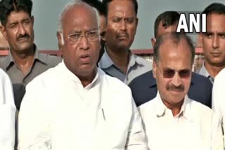 Cong leaders meet Kovind raise mistreatment of MPs by police