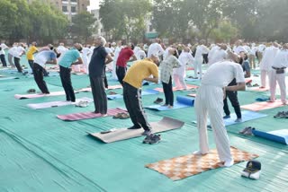 International Yoga Day 2022: પોલીસ અને વિદ્યાર્થીઓએ એકસાથે કર્યા યોગ