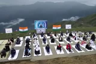 Yoga Day Celebrated in Banihal: فوج کے اشتراک سے بانہال میں یوگا تقریب منعقد