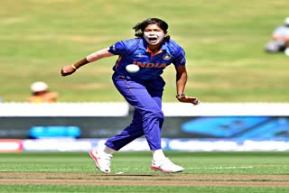 ICC rankings  SA bowler Khaka displaces Indias Jhulan Goswami  Jhulan Goswami  साउथ अफ्रीका  आईसीसी की ताजा वनडे रैंकिंग  गेंदबाज