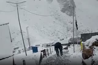 گاندربل میں تازہ برف باری سے سردی میں اضافہ